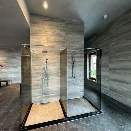 Famoso Apartament